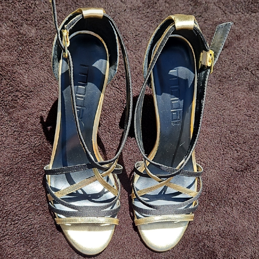 Moda Black and Gold Strappy Heels